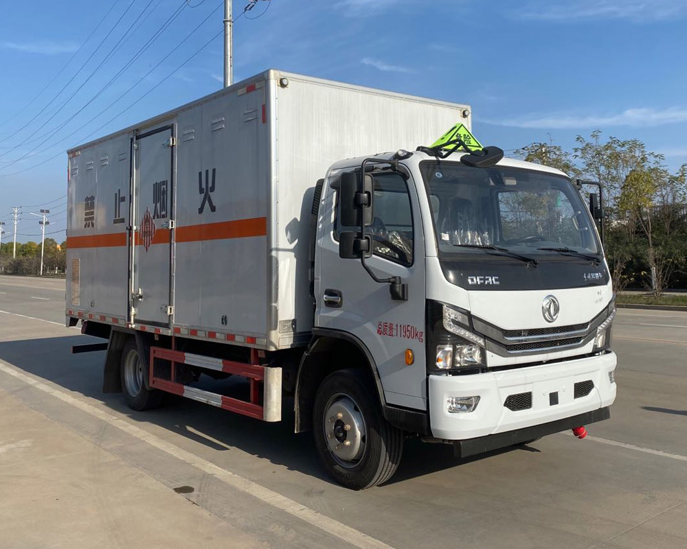 楚勝牌CSC5125XRG6型易燃固體廂式運輸車